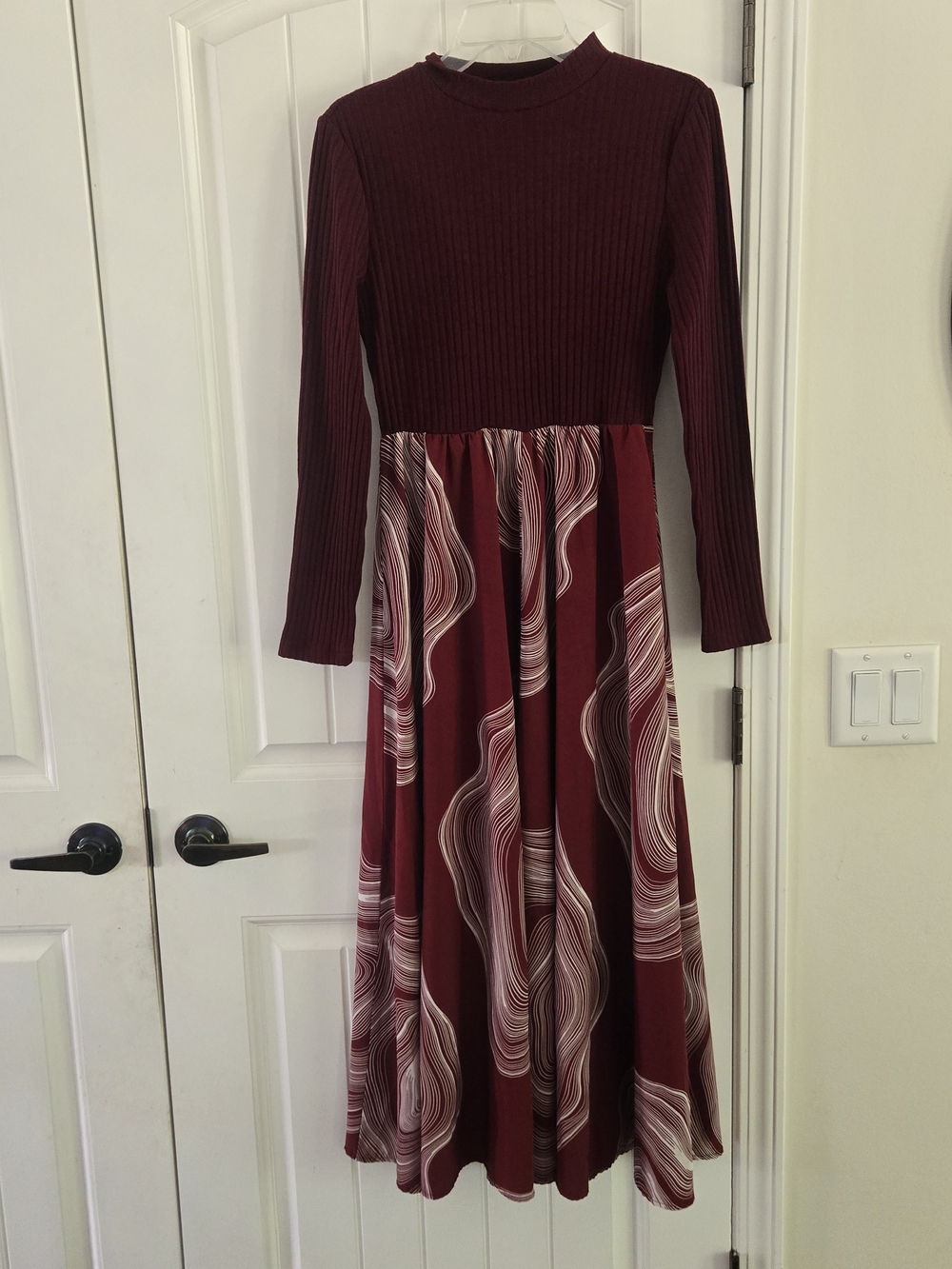 Burgundy Ribbed Mock Neck Mixed Media Maxi Dress Abstract Swirl Print M